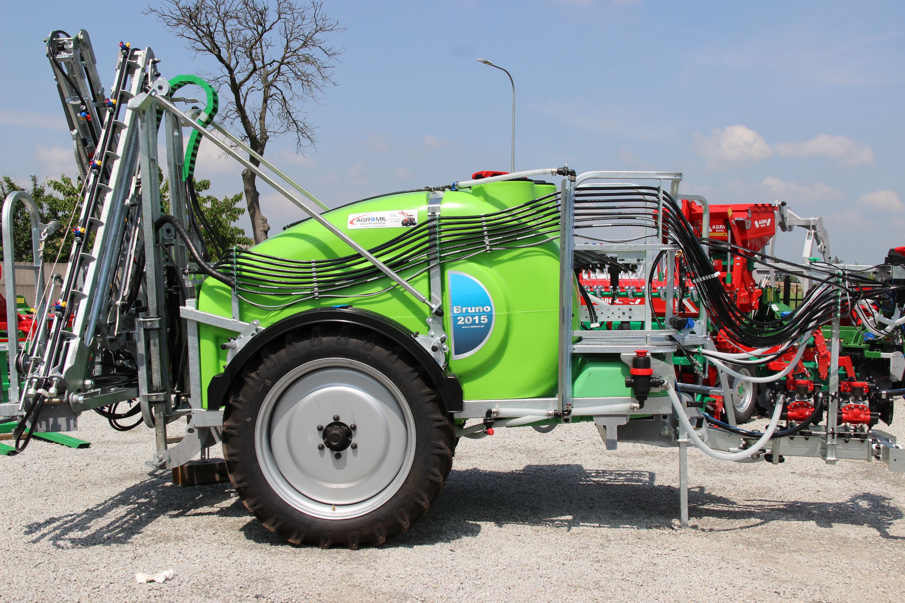 Opryskiwacz zaczepiany przyczepiany hydrauliczny Bruno belka X Tolmet — zdjęcie 5