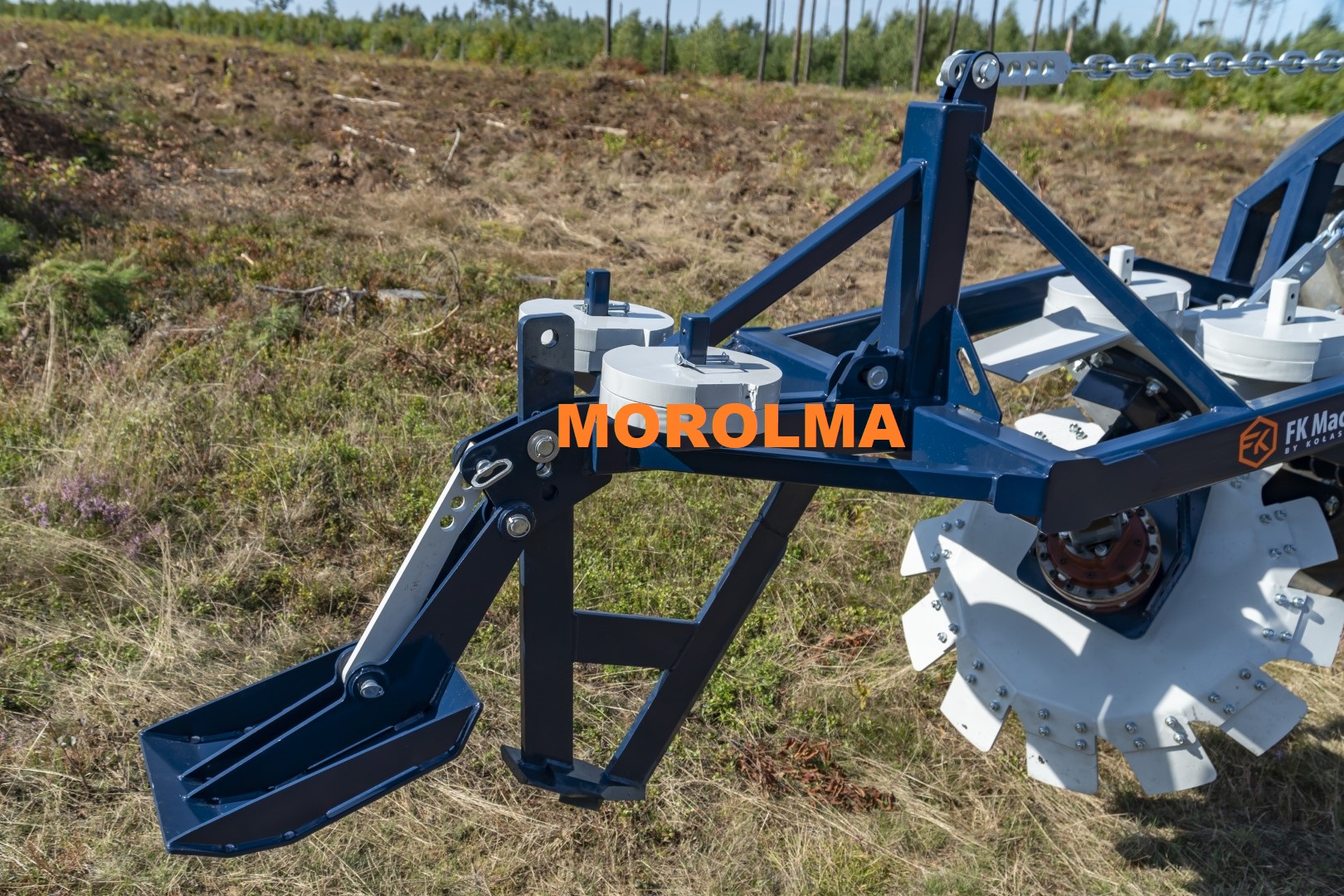 Pług leśny aktywny KOŁASZEWSKI napęd hydraulika z pogłębiaczem — zdjęcie 4