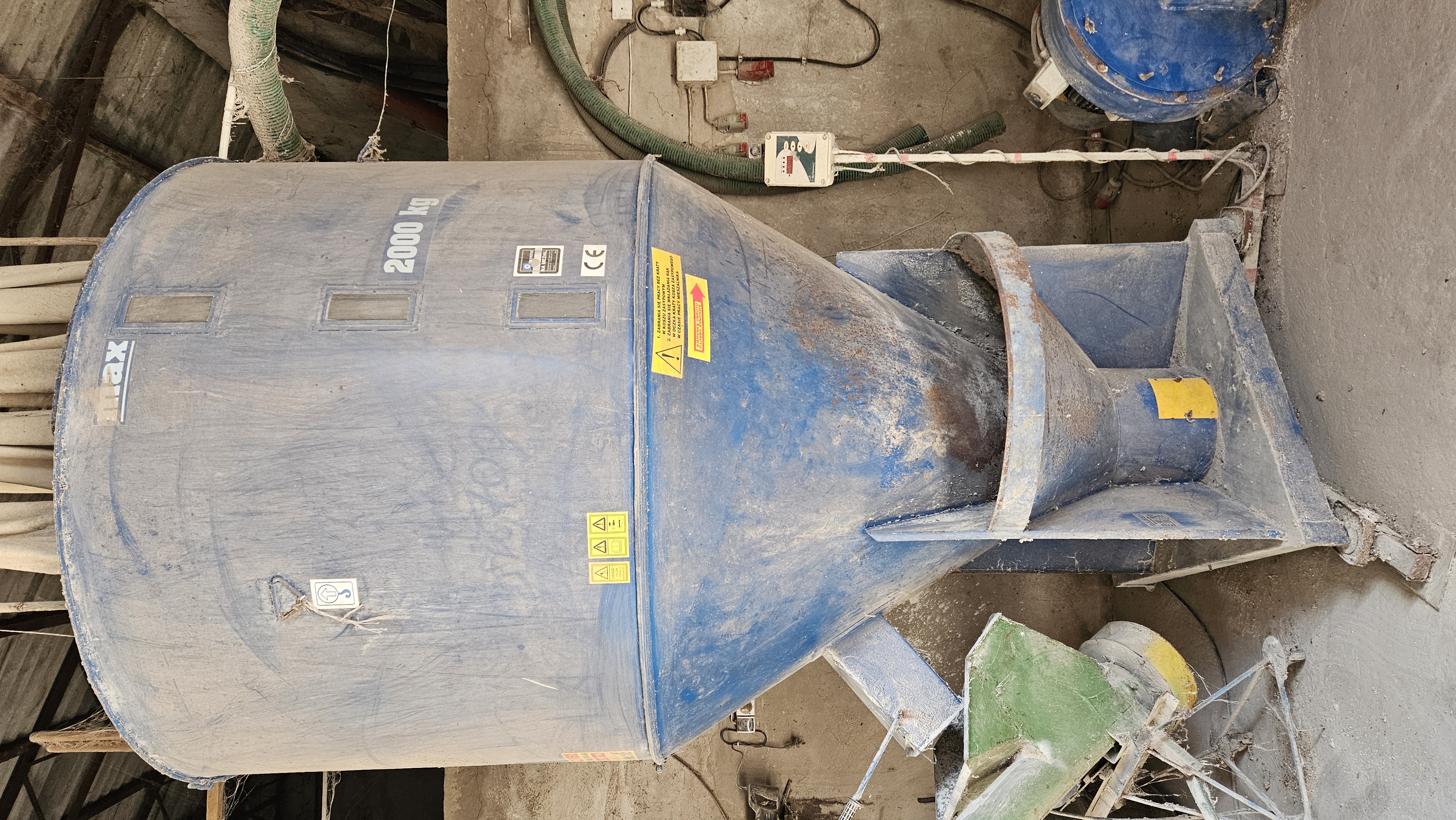  śrutownik BIN 11kW mieszalnik 2000kg żmijka silosy 2T — zdjęcie 2