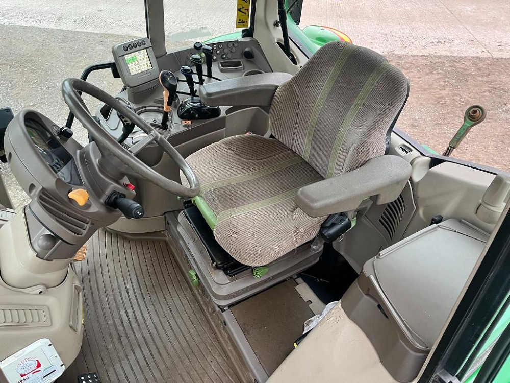 Ciągnik John Deere 6230 — zdjęcie 4