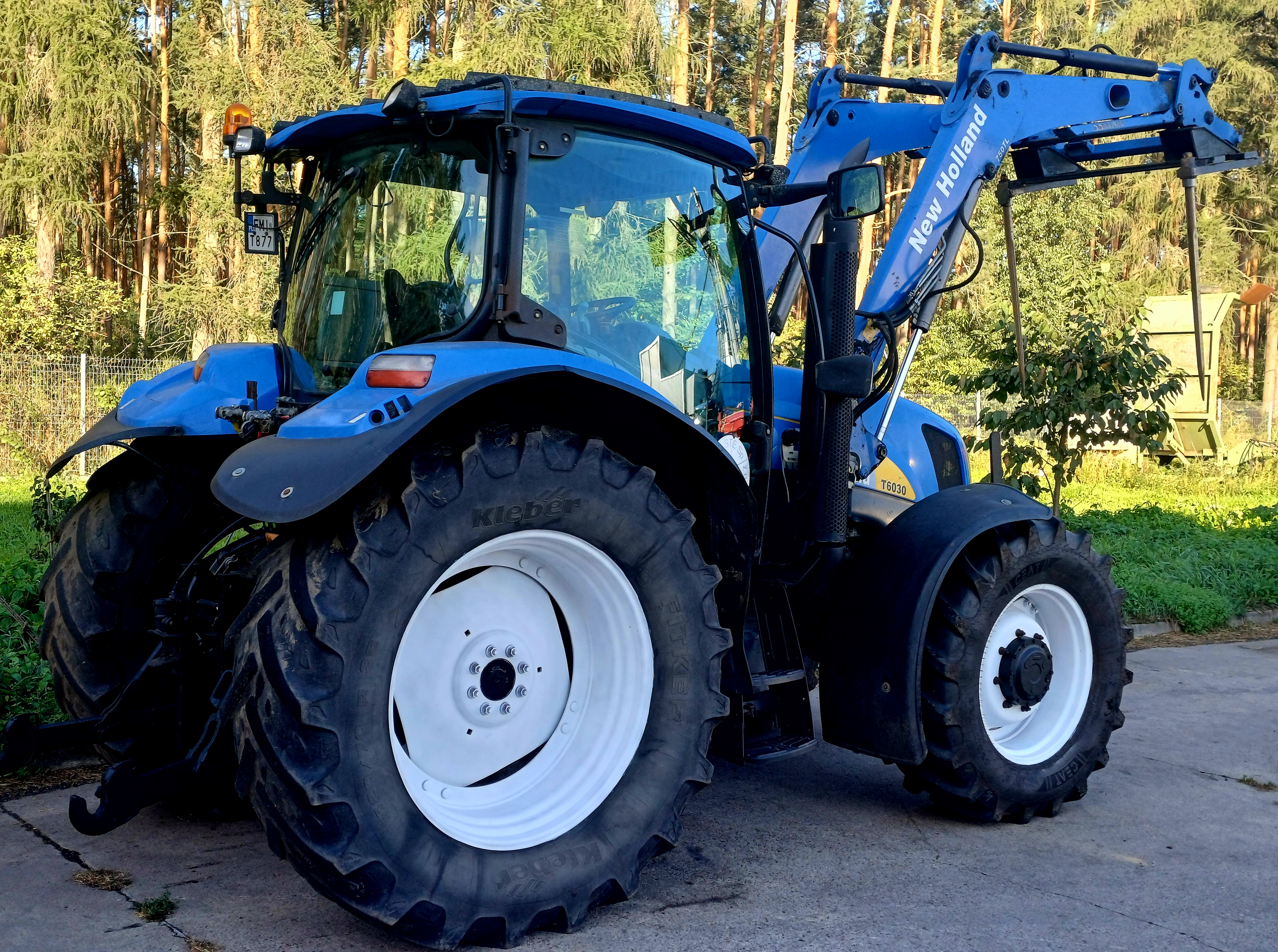 New Holland T6030 z ładowaczem przednim. Super stan. 120KM Rok prod. 2010 — zdjęcie 2