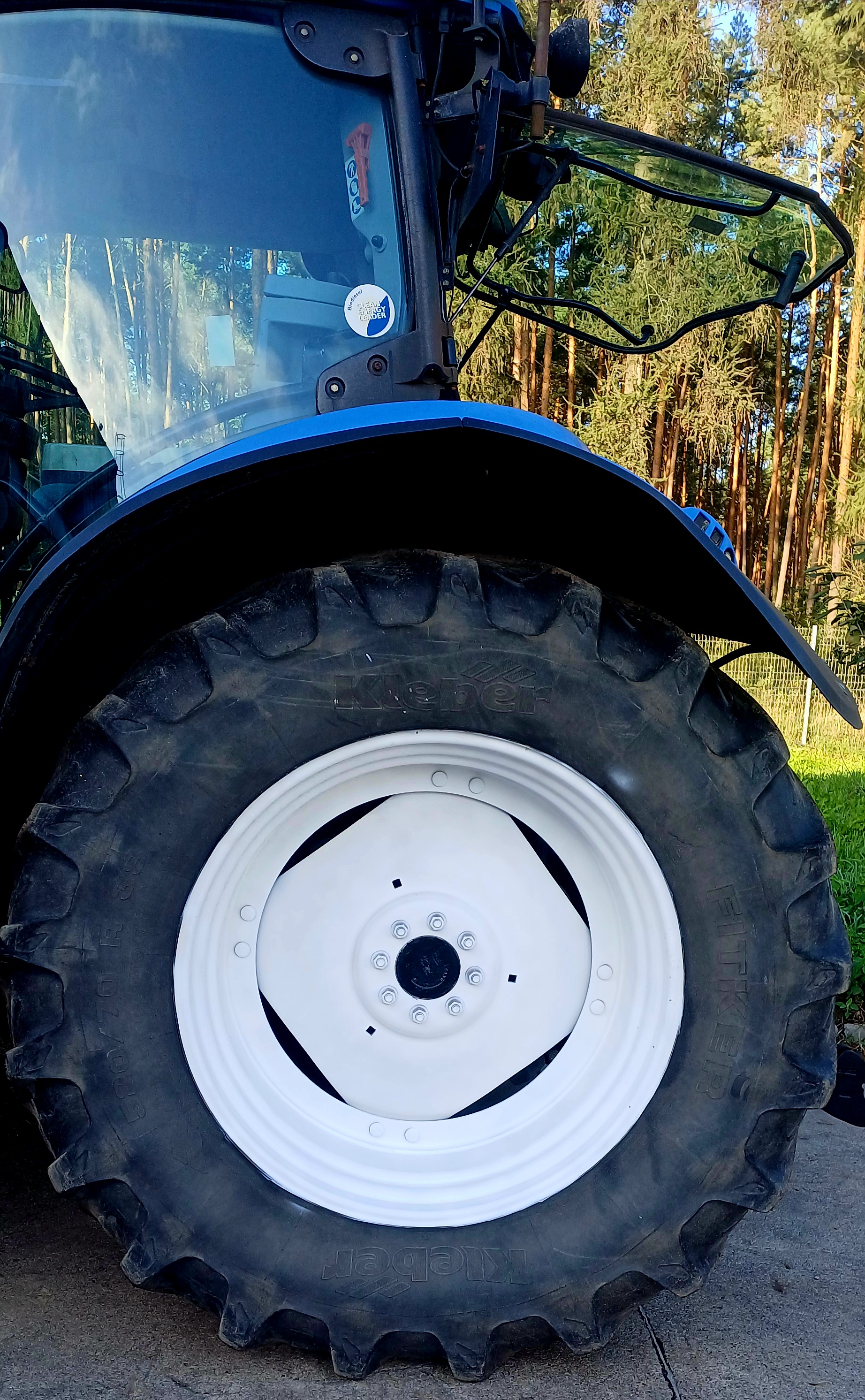 New Holland T6030 z ładowaczem przednim. Super stan. 120KM Rok prod. 2010 — zdjęcie 11
