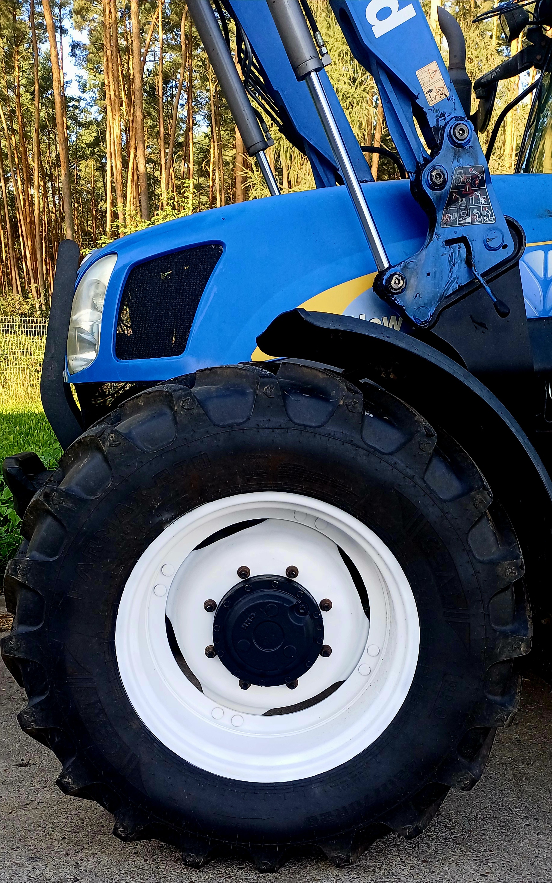 New Holland T6030 z ładowaczem przednim. Super stan. 120KM Rok prod. 2010 — zdjęcie 16