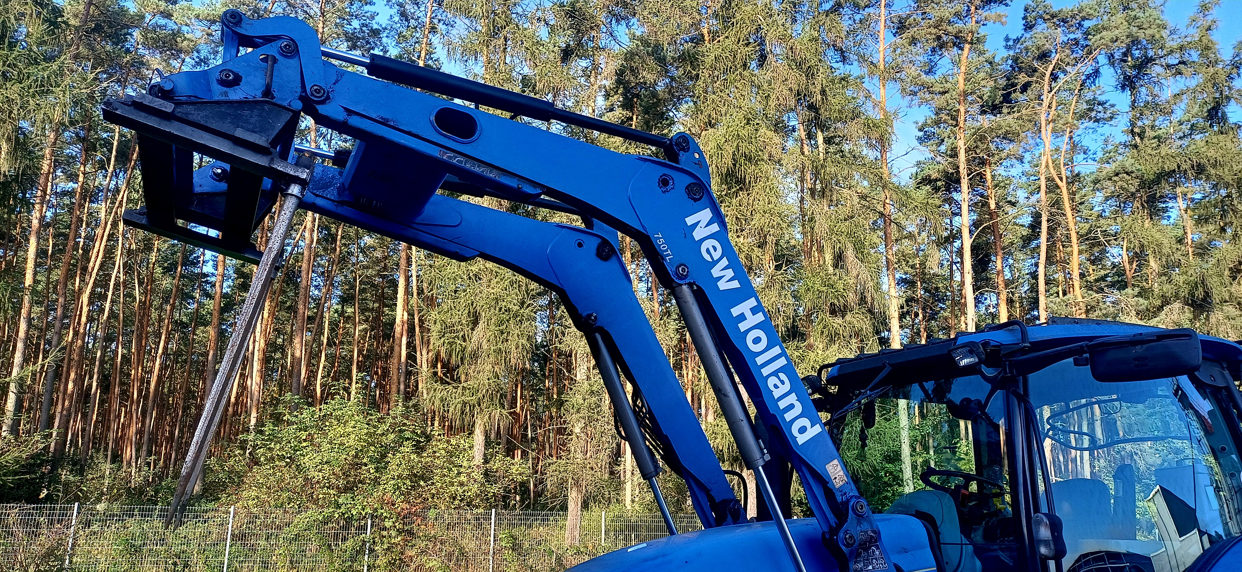 New Holland T6030 z ładowaczem przednim. Super stan. 120KM Rok prod. 2010 — zdjęcie 5
