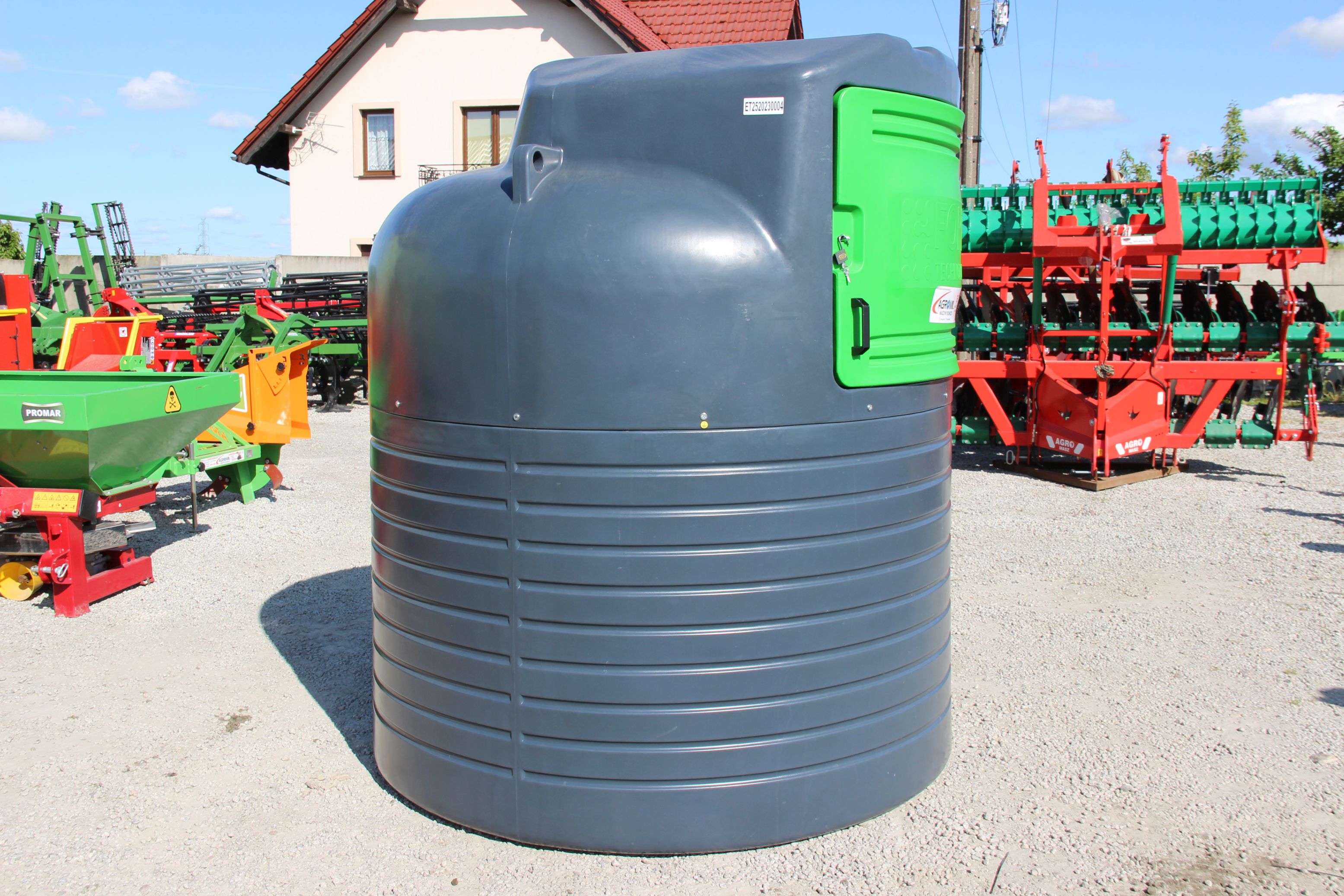 Zbiornik do paliwa olej napędowy  2500 l Ecotank licznik mechaniczny elekt — zdjęcie 4