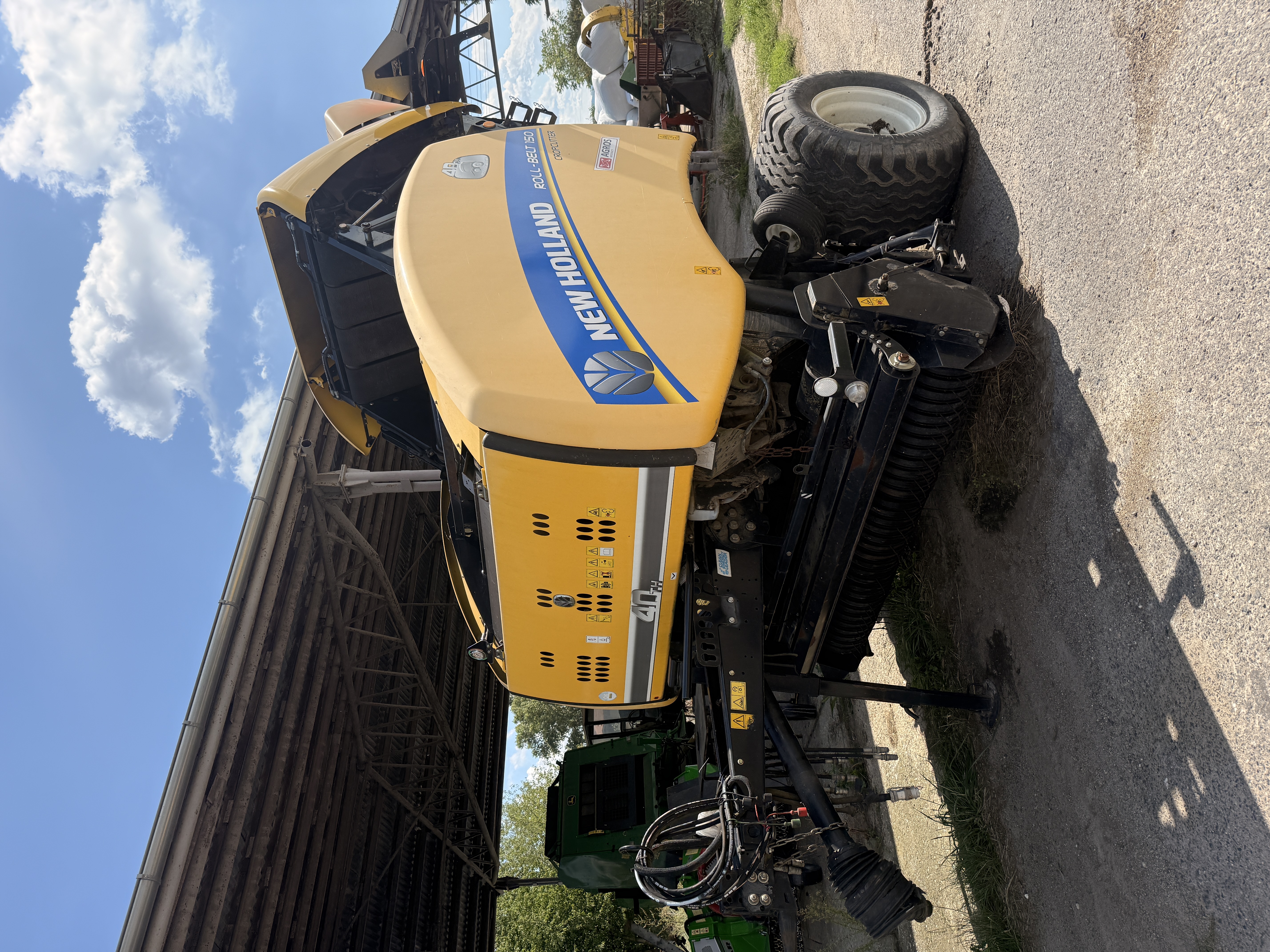 New Holland Roll-Belt 150 CropCutter, 2015 r. — zdjęcie 1